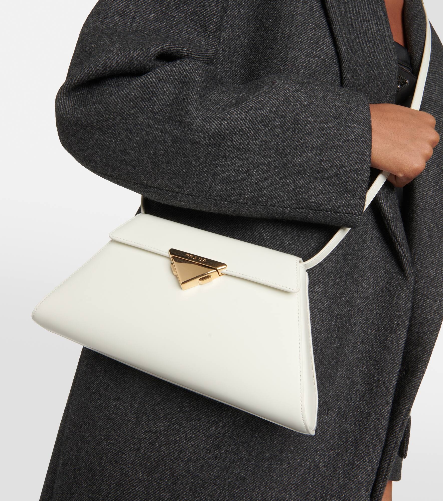 Medium leather shoulder bag - 2