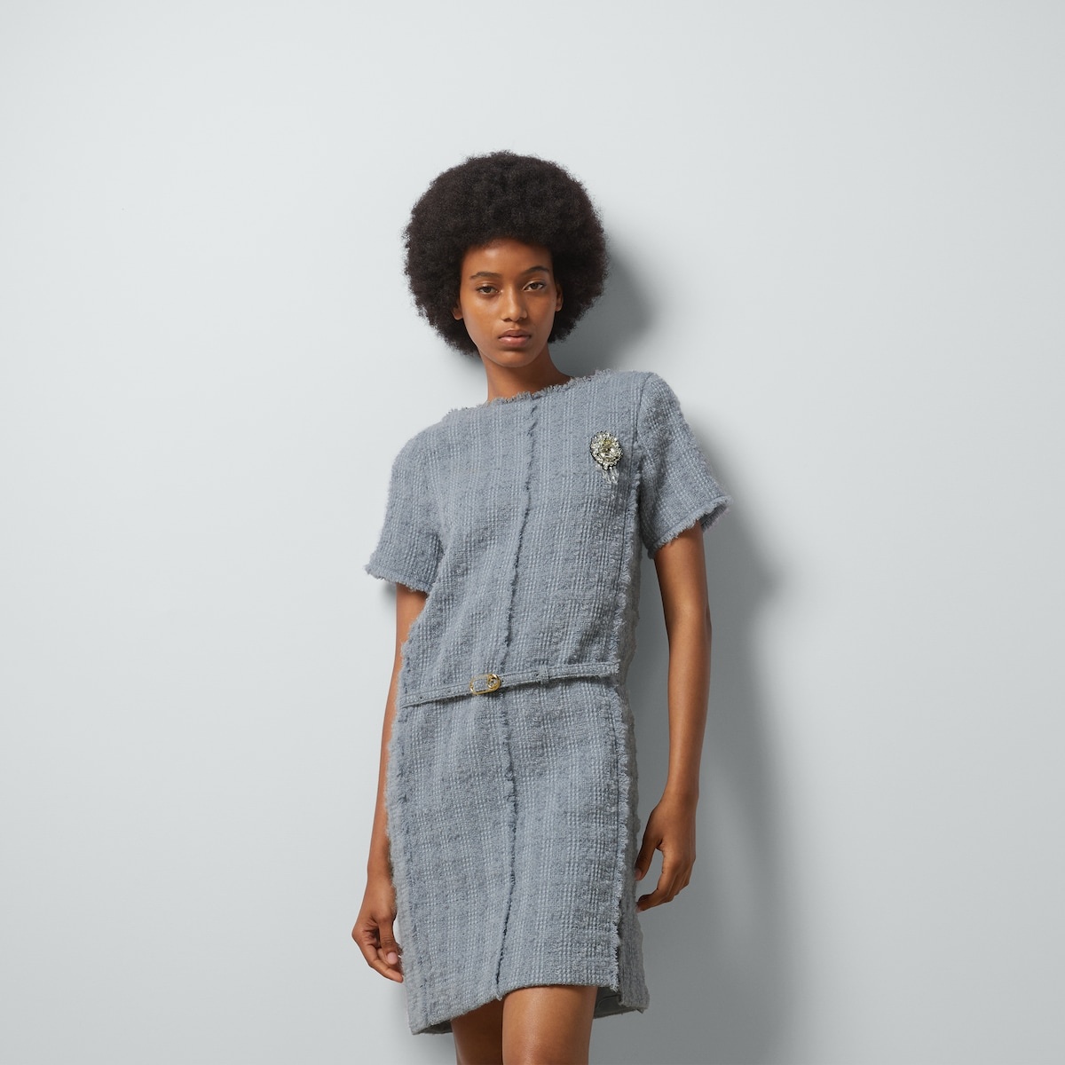 Wool tweed dress with brooch - 5