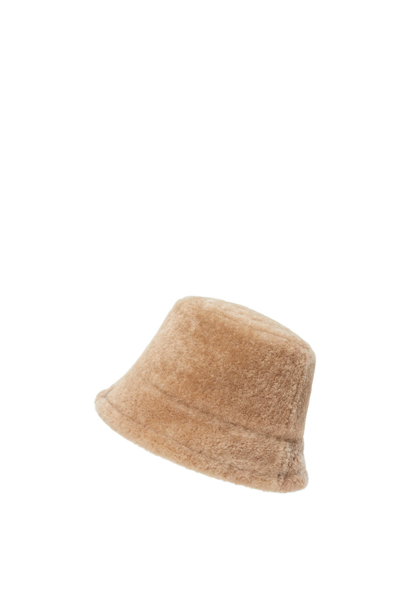 Bucket hat in shearling 3