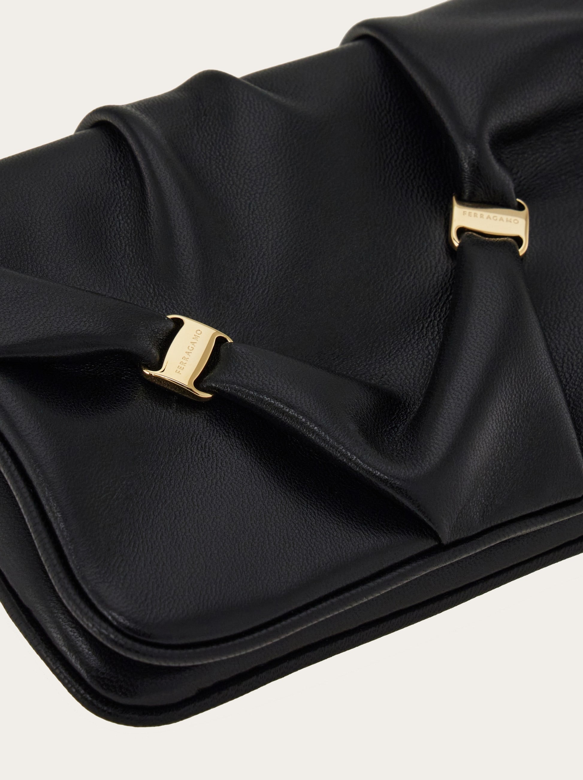 Wallet with chain - 5