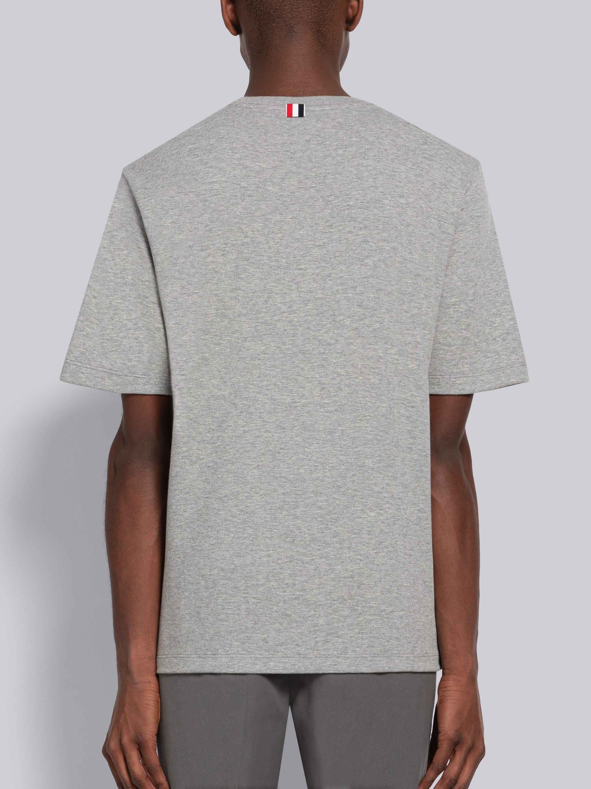【THOM BROWNE】Oversized pocket short sleeve T-shirt Thom Browne Oversized Short Sleeve Pocket Tee | REVERSIBLE