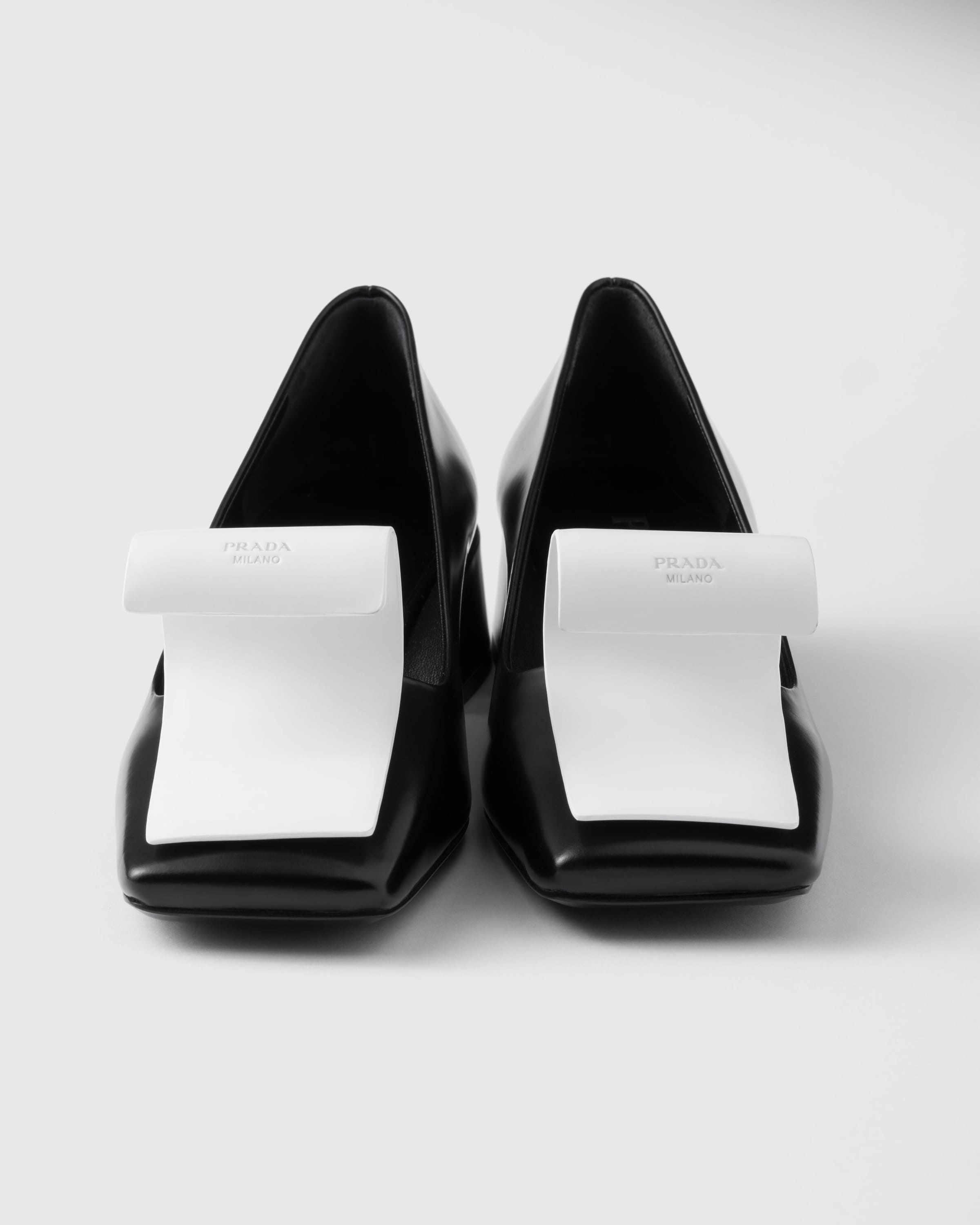Two-tone brushed leather pumps - 5