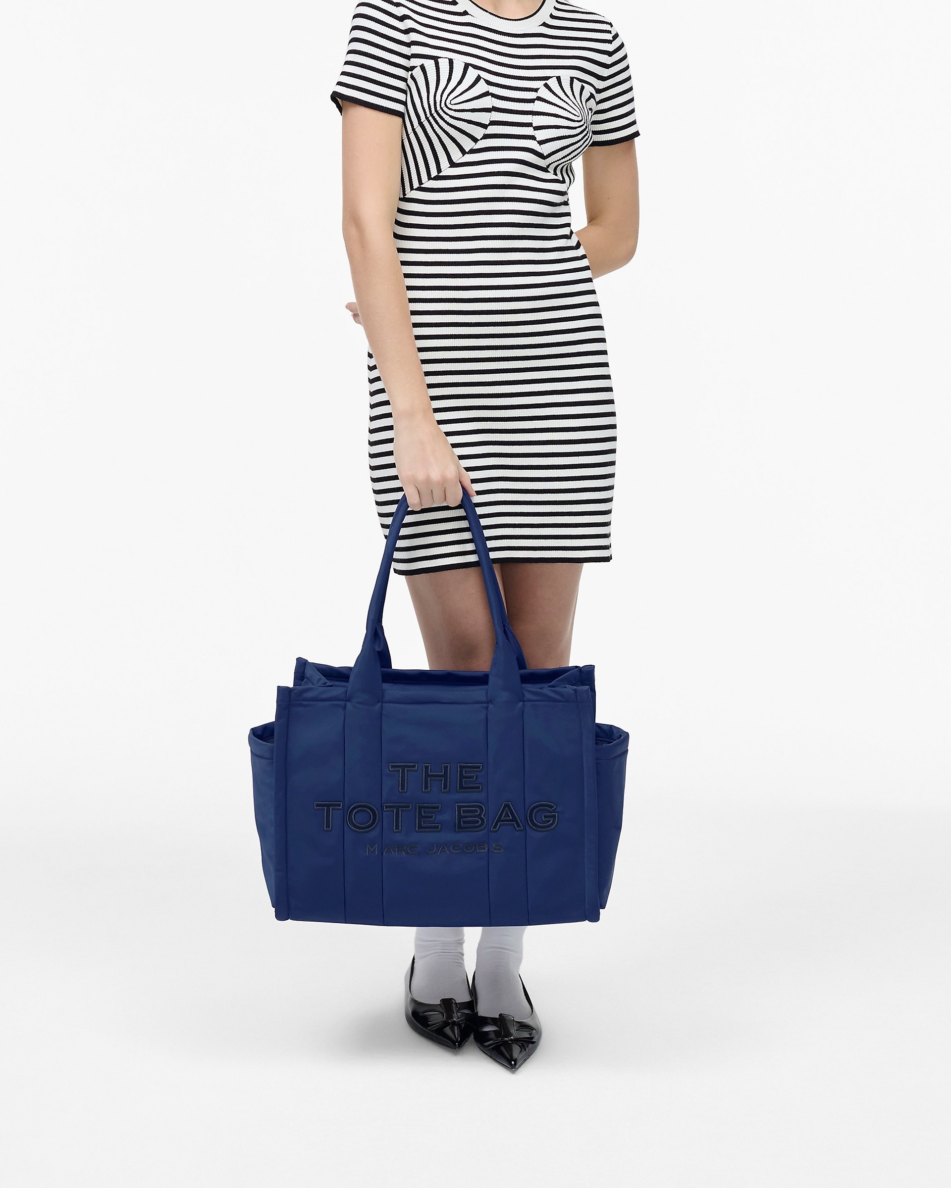 定価 36300円 THE TOTE BAG puffy nylon Marc Jacobs THE PUFFY NYLON LARGE TOTE BAG | REVERSIBLE