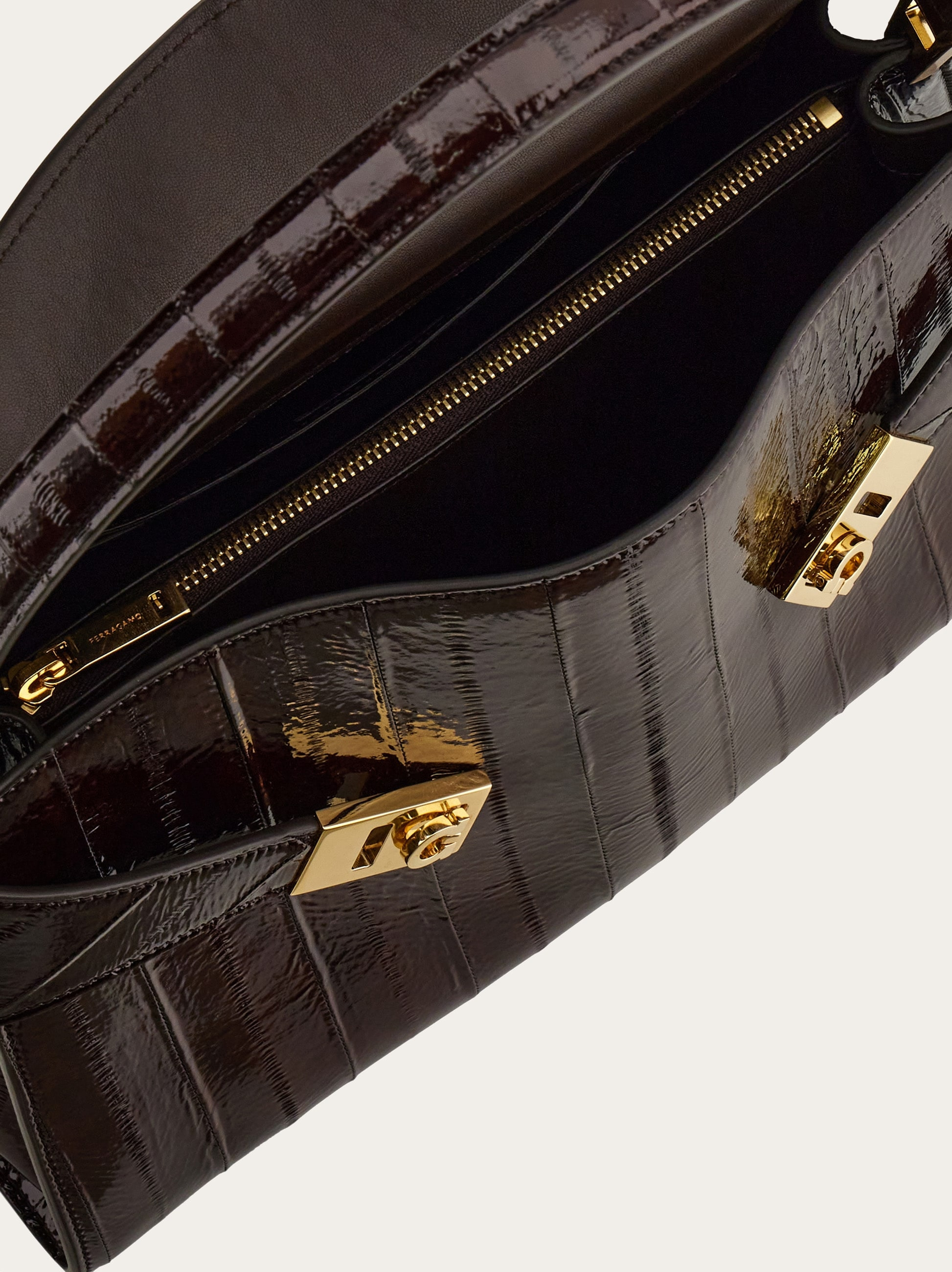 Hug soft shoulder bag (M) - 4