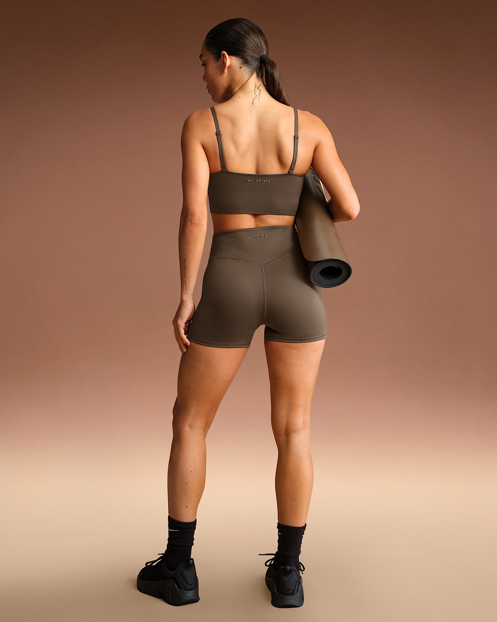 NikeSKIMS Matte Women's Cami Longline Bra - 5