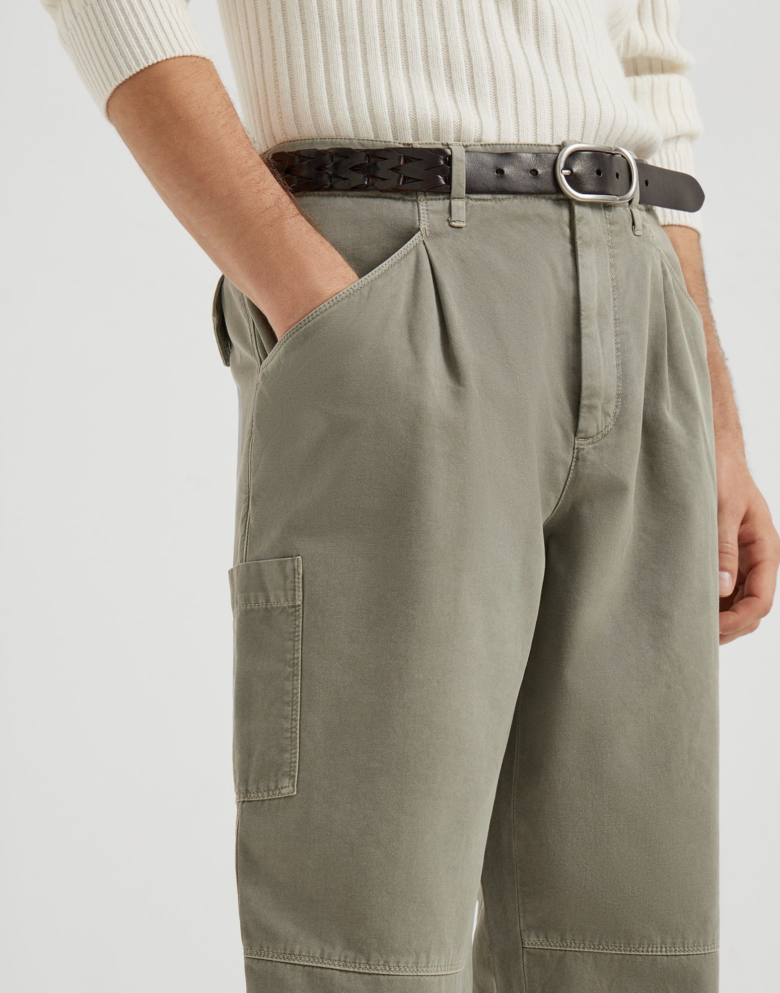 Twisted cotton gabardine ergonomic trousers with patch pockets - 3