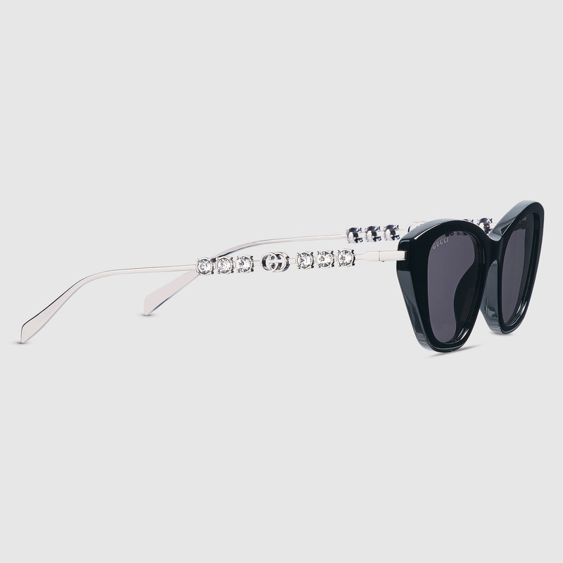 GUCCI Cat eye frame sunglasses outlook