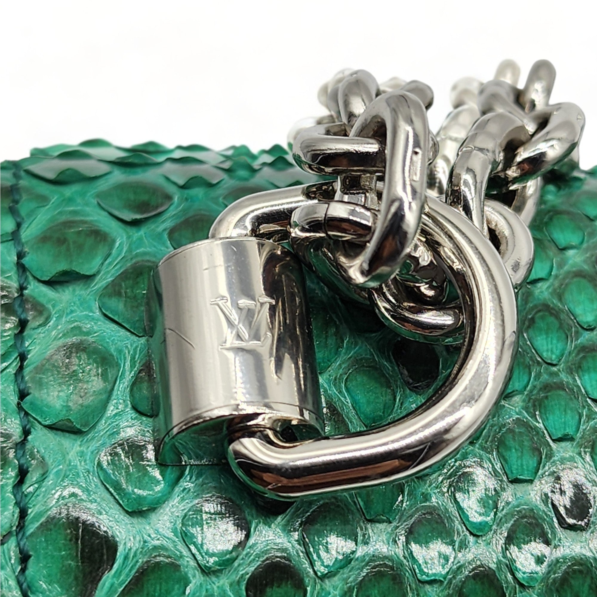 Louis Vuitton Twist MM Green Python - 9