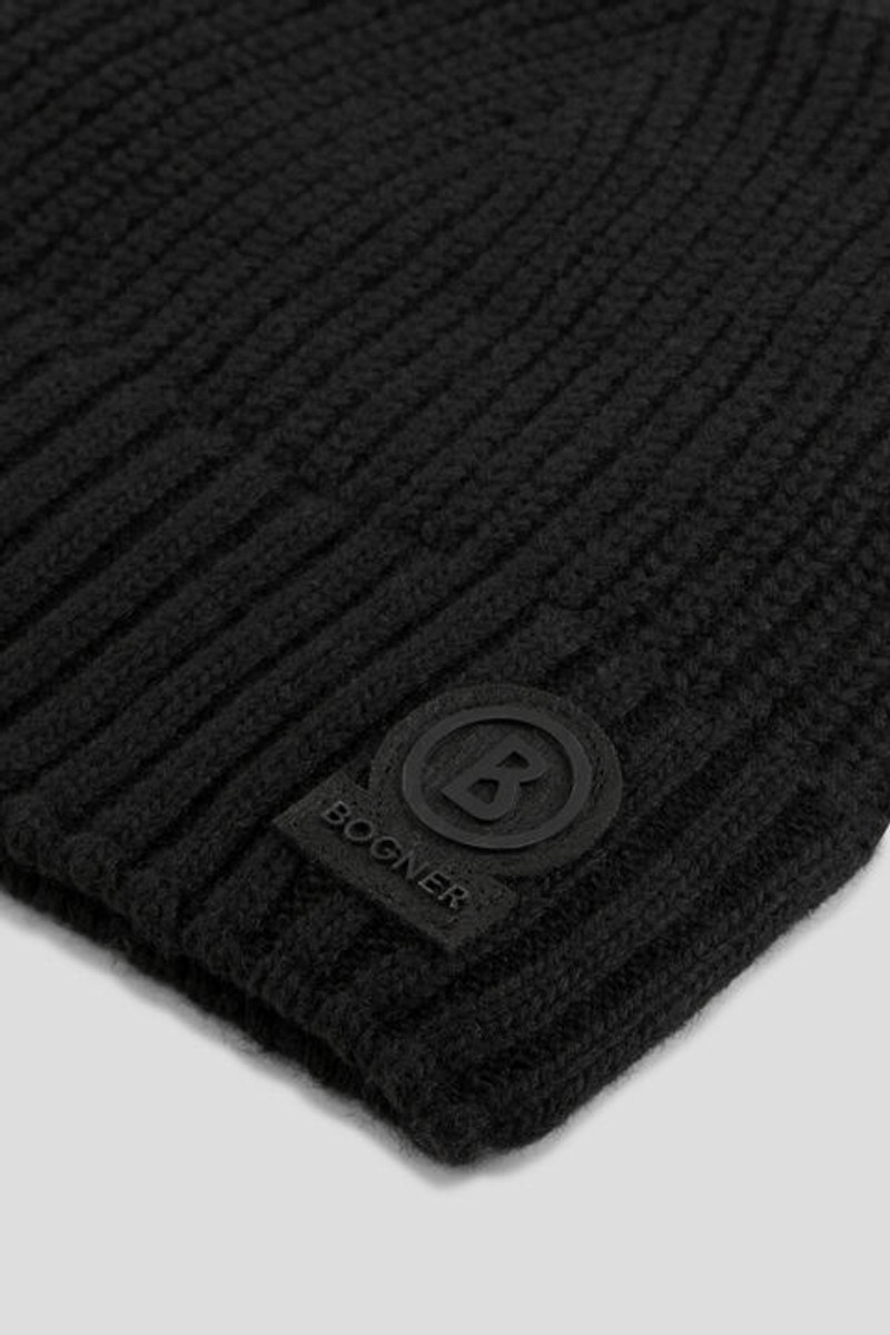BOGNER Perth Beanie in Black outlook