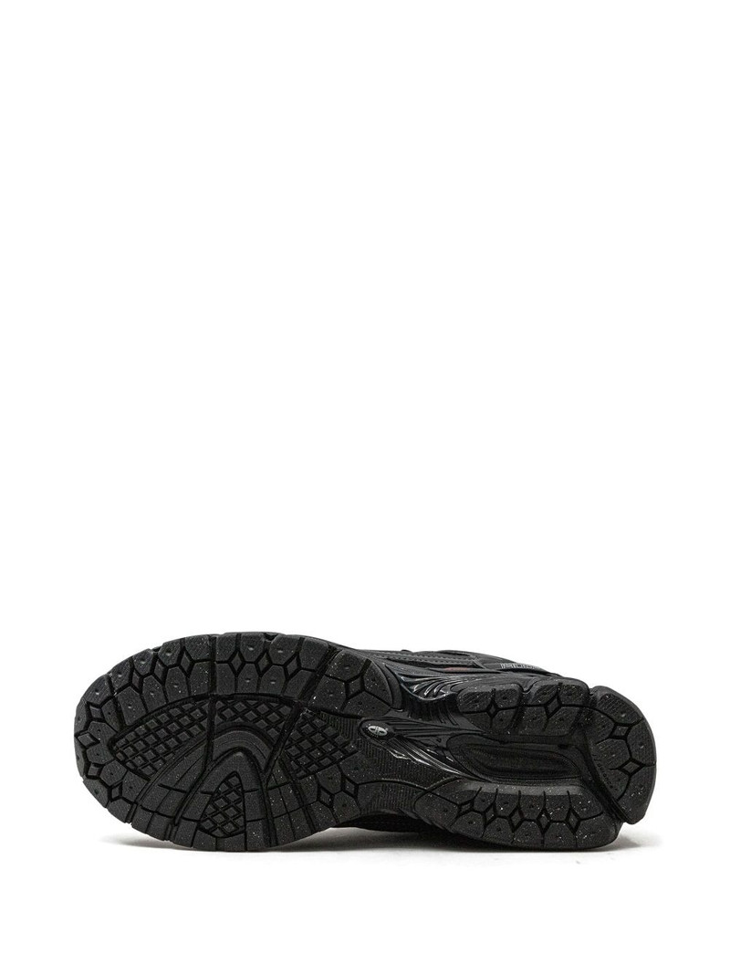 1906D low-top sneakers 4
