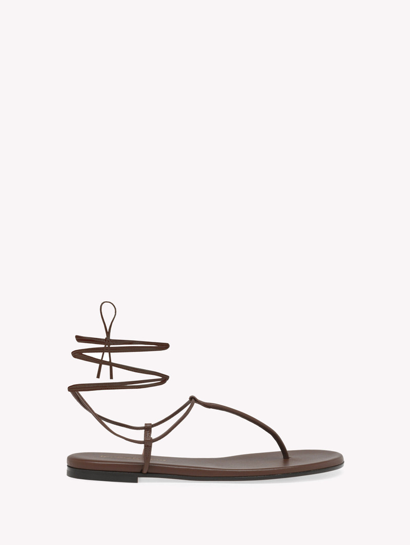 GWYNETH FLAT 1
