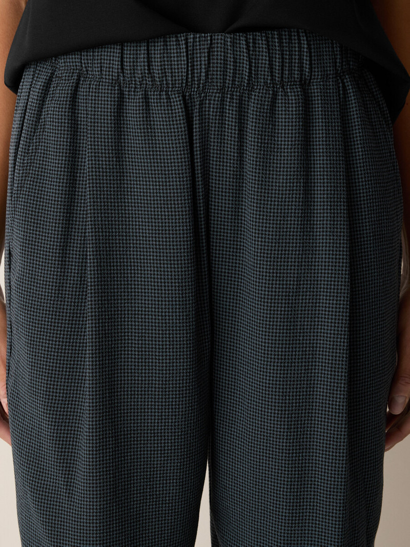 Mini Check Crepe Tapered Pant 5