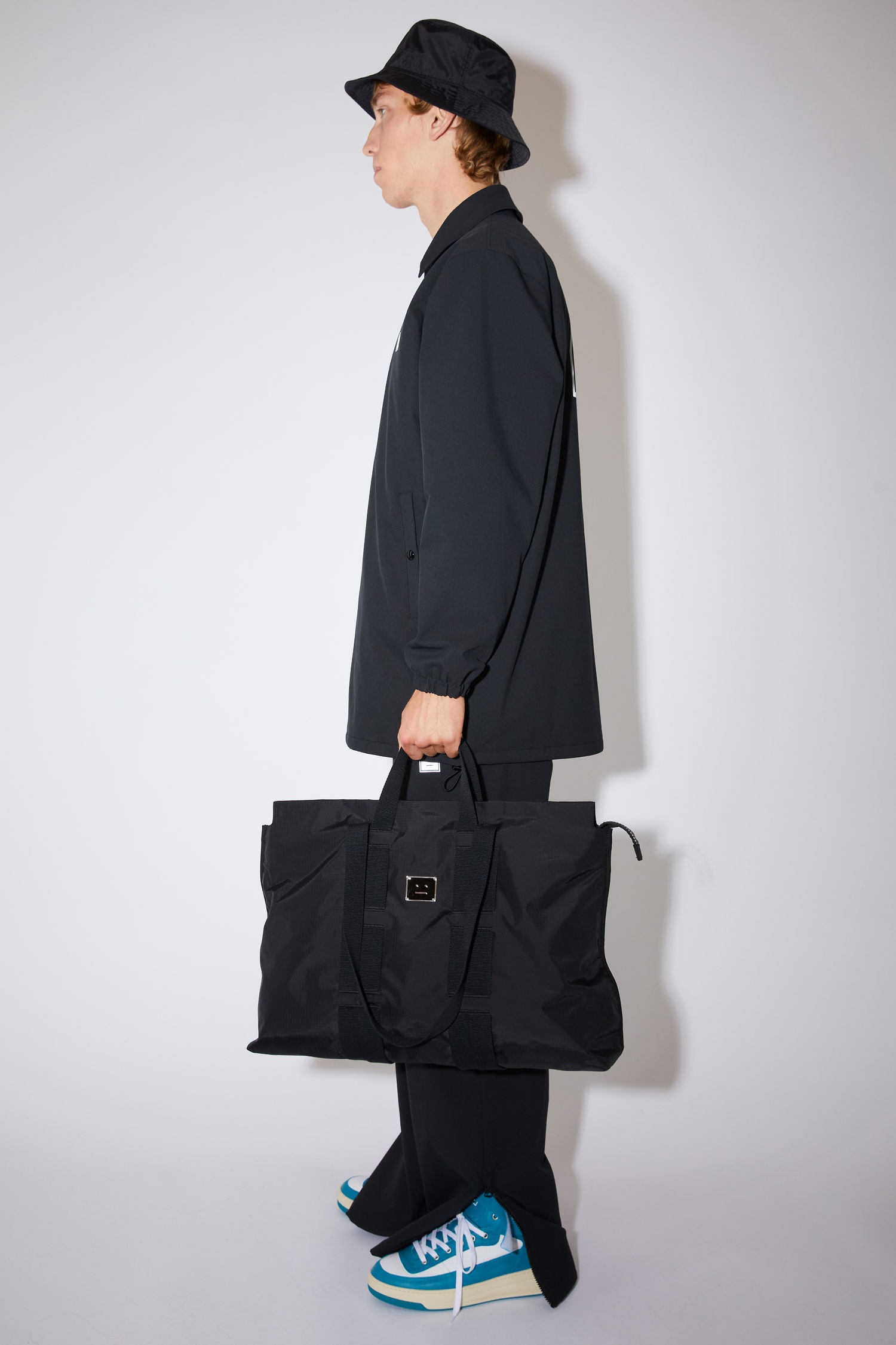 Logo plaque tote bag - Black - 4