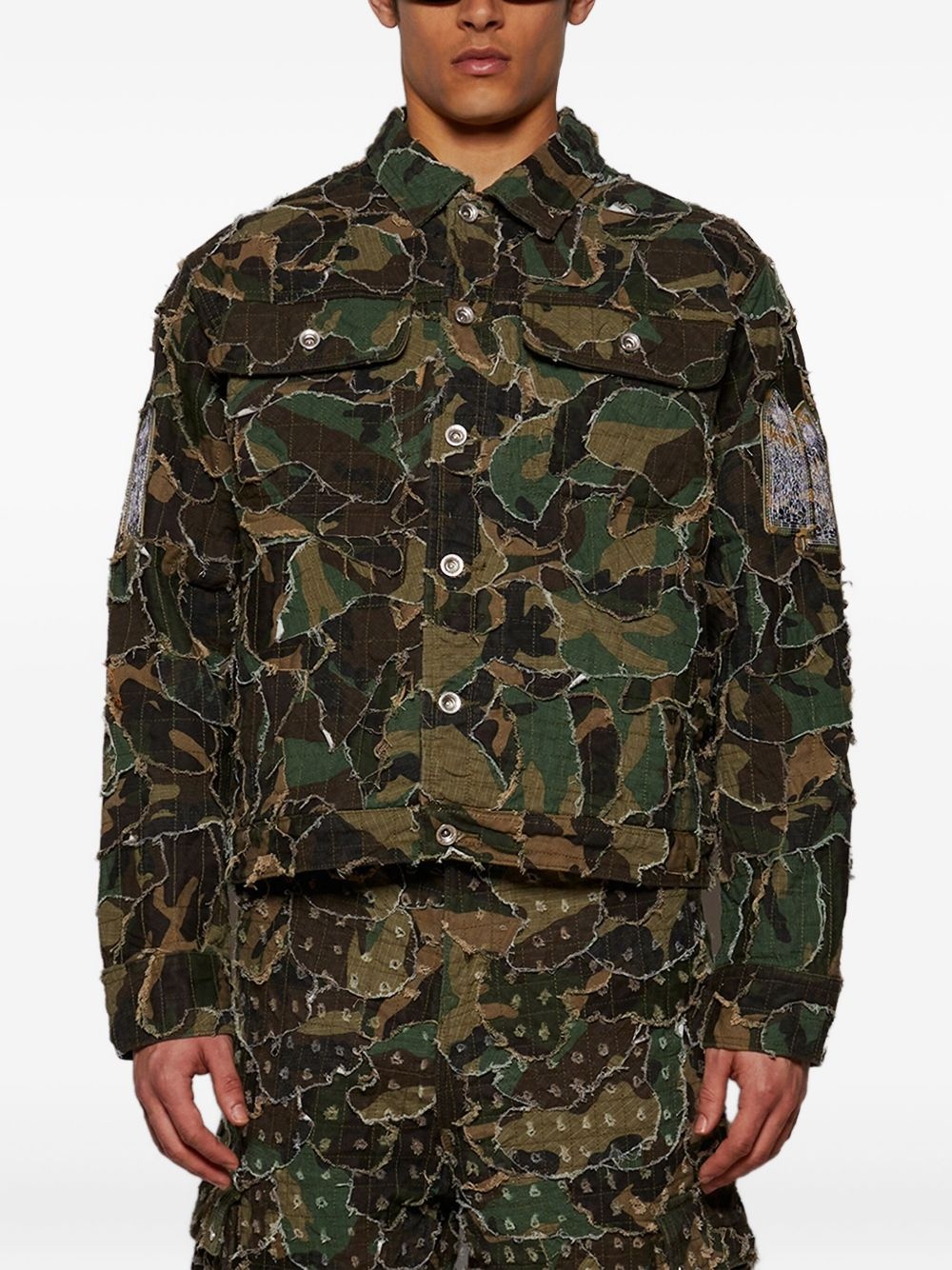camouflage-print shirt jacket - 3