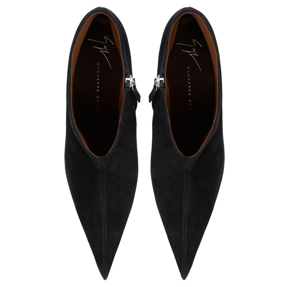 Cluedo Bootie 105 - 5