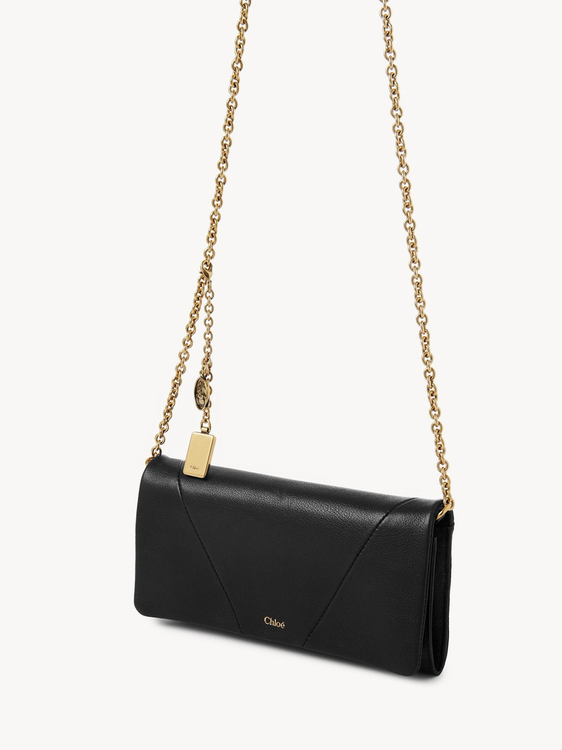 Chloé CHLOÉ SPIN FLAP WALLET ON CHAIN IN GRAINED LEATHER outlook