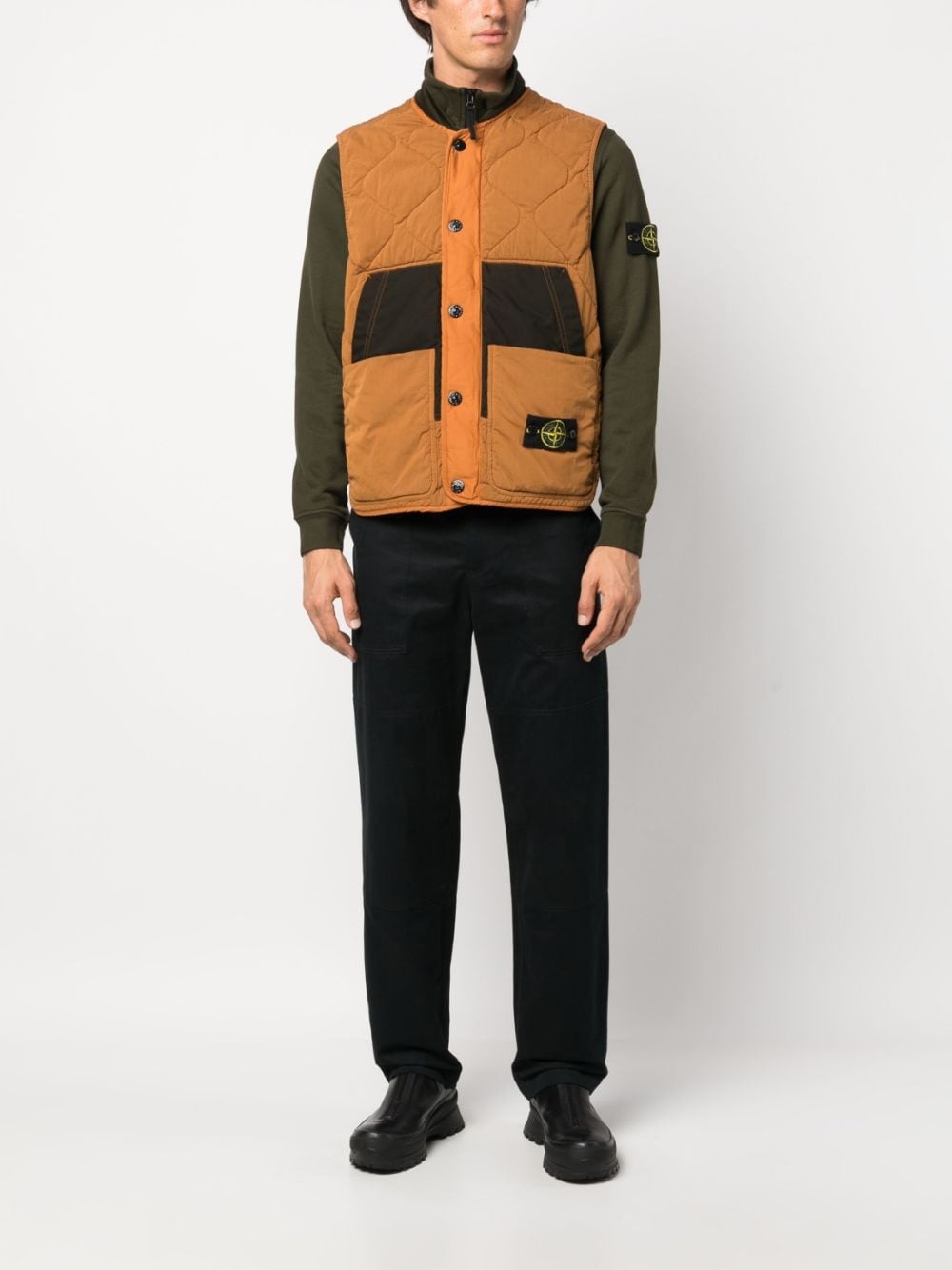 Compass-patch quilted gilet - 2