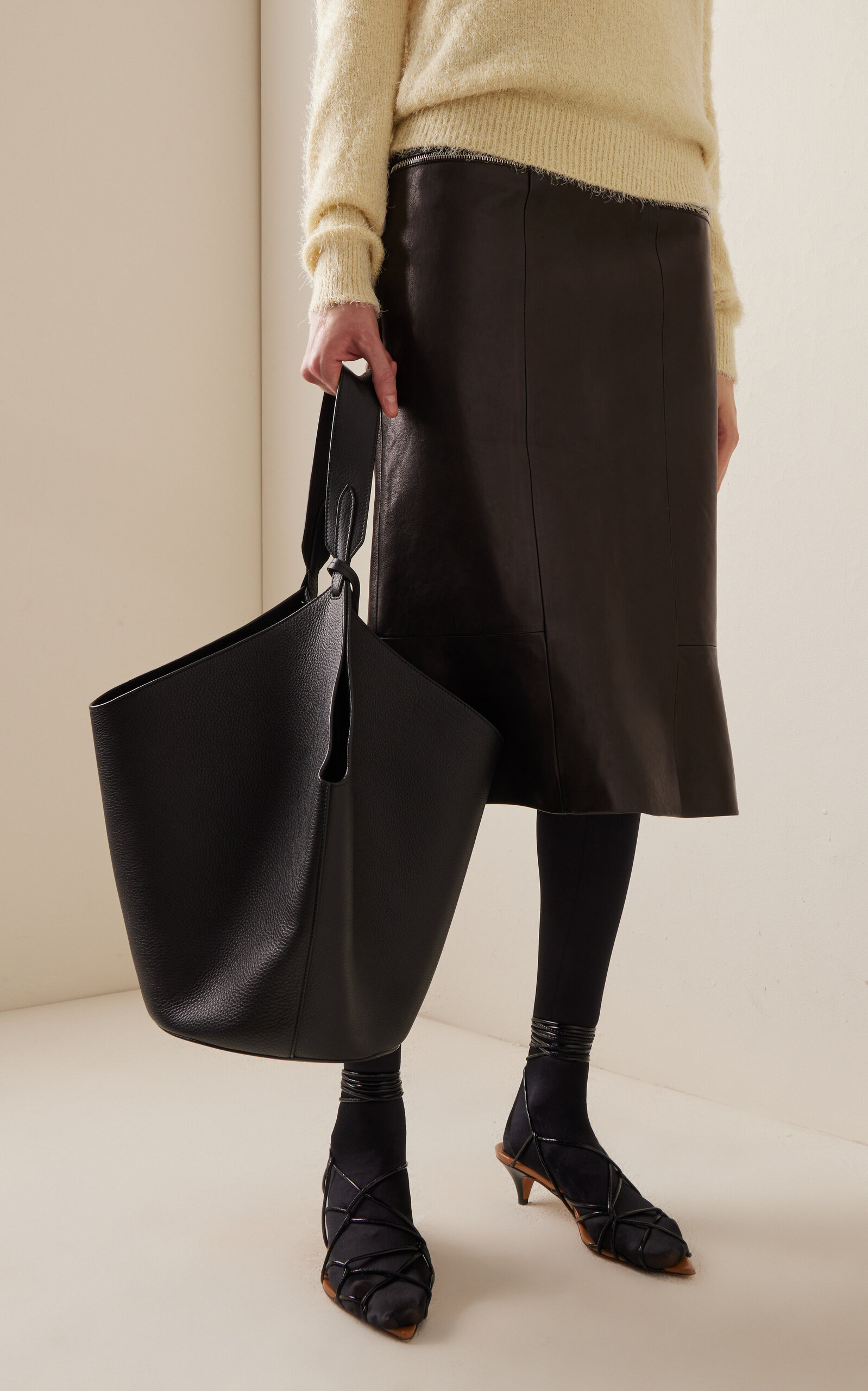 Lotus Medium Leather Tote Bag black - 2