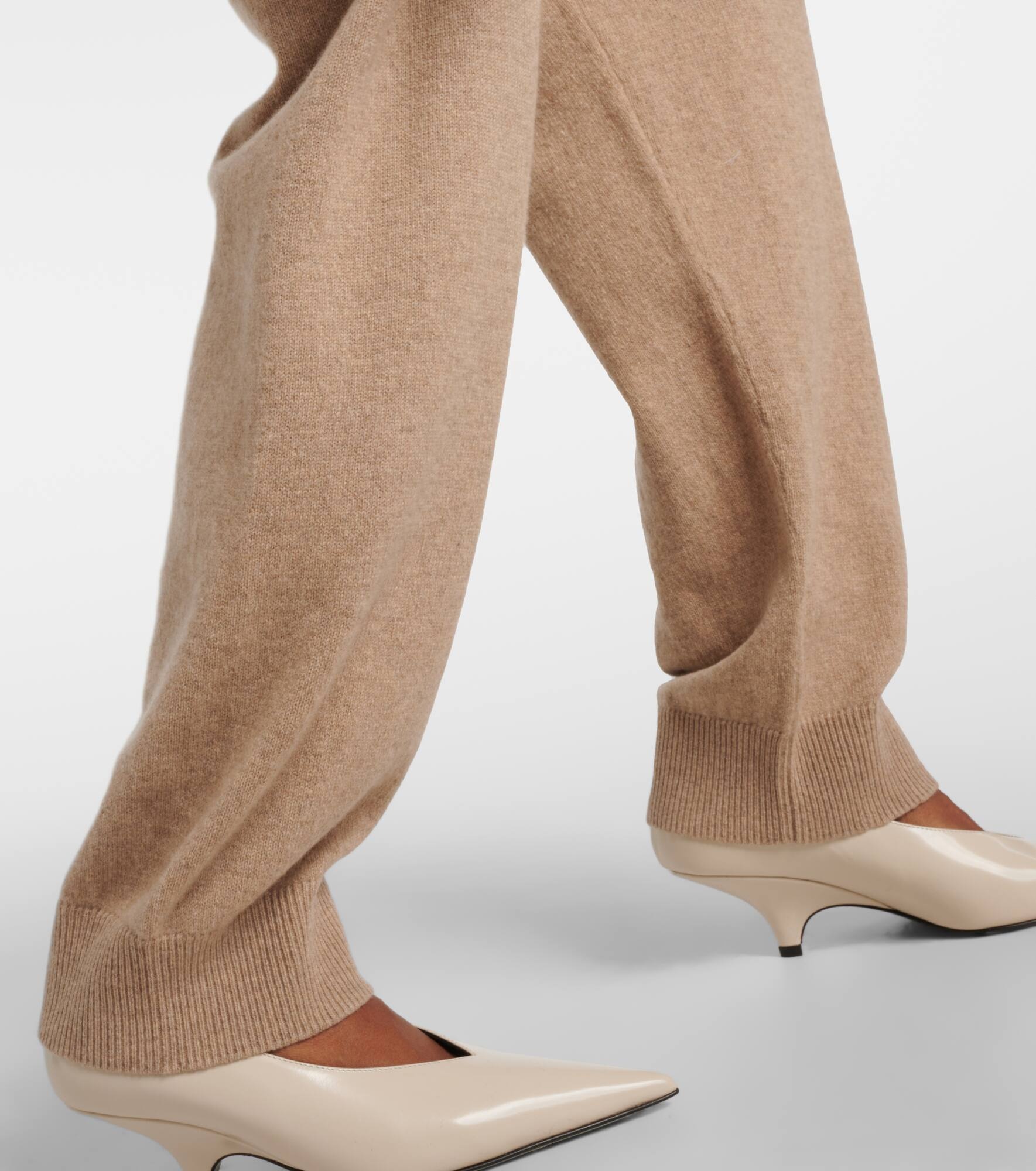 High-rise cashmere and wool sweatpants - 5