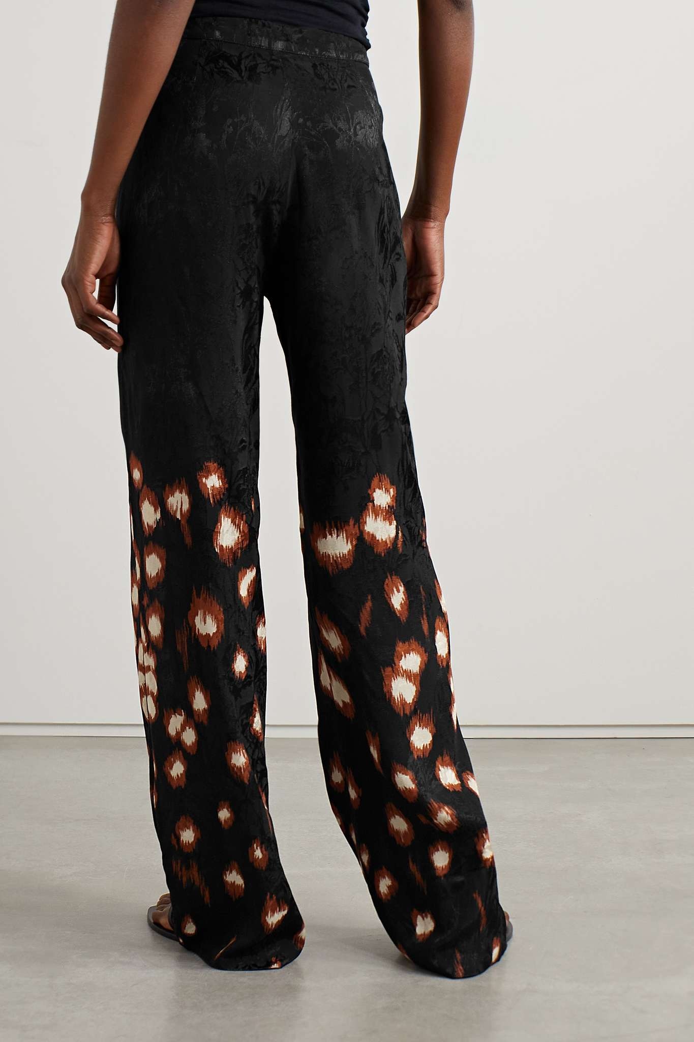 + NET SUSTAIN Aromatic Evenings printed satin-jacquard straight-leg pants - 3