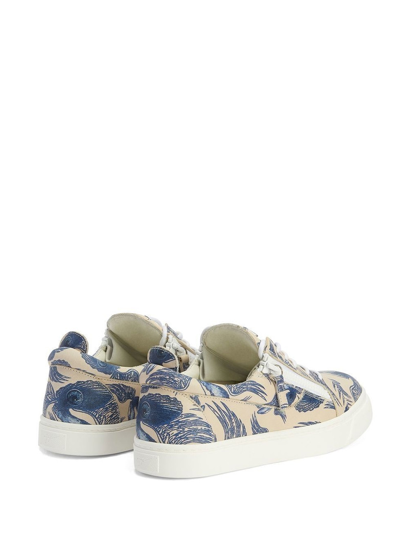 abstract print low-top sneakers 3
