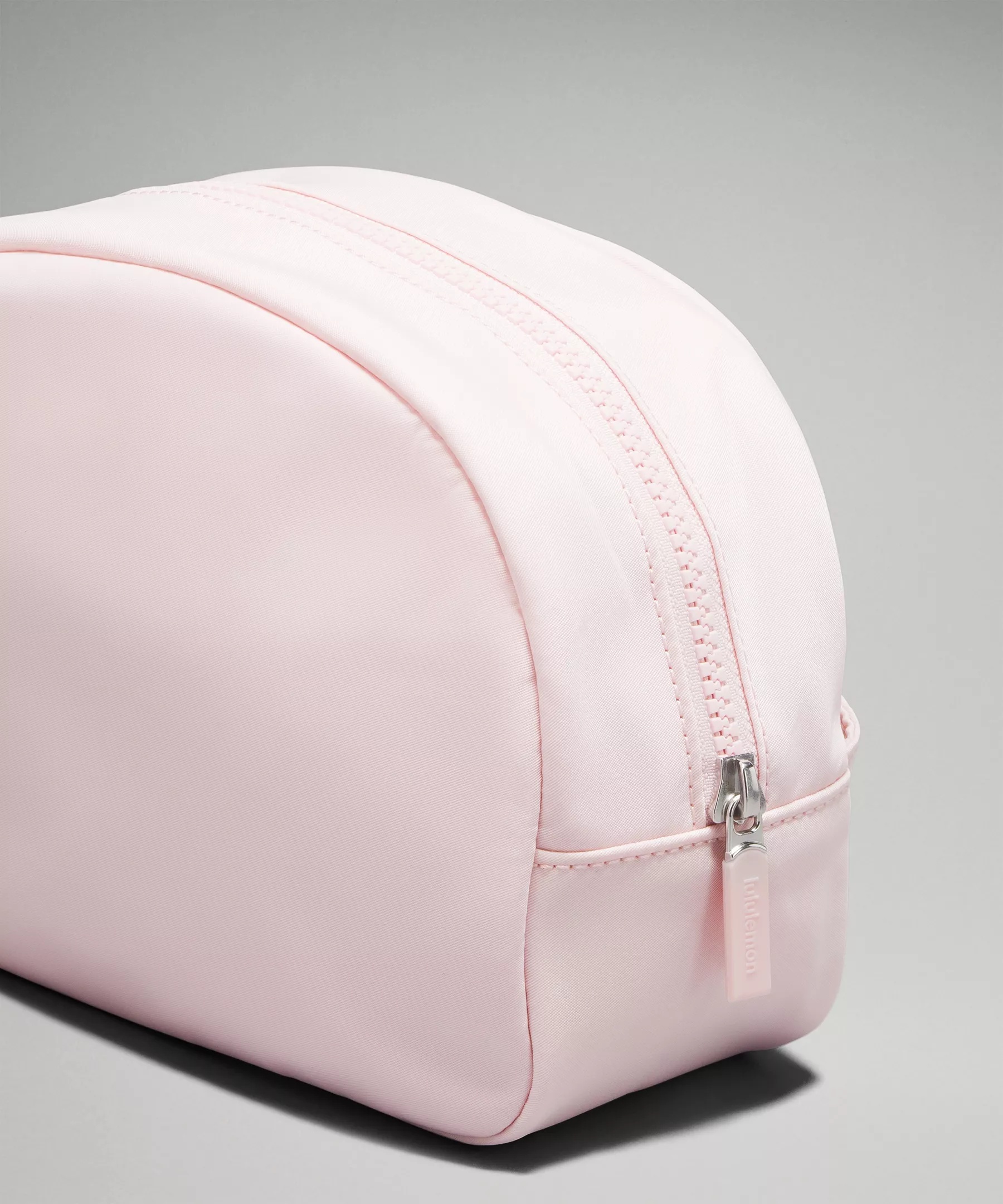 City Essentials Pouch 2L - 3