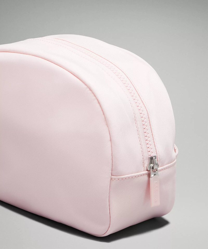 City Essentials Pouch 2L 3