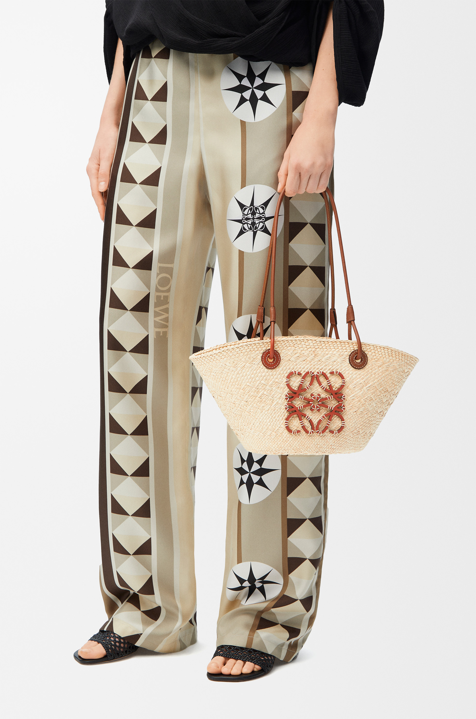 Small Anagram Basket bag in iraca palm and calfskin - 2