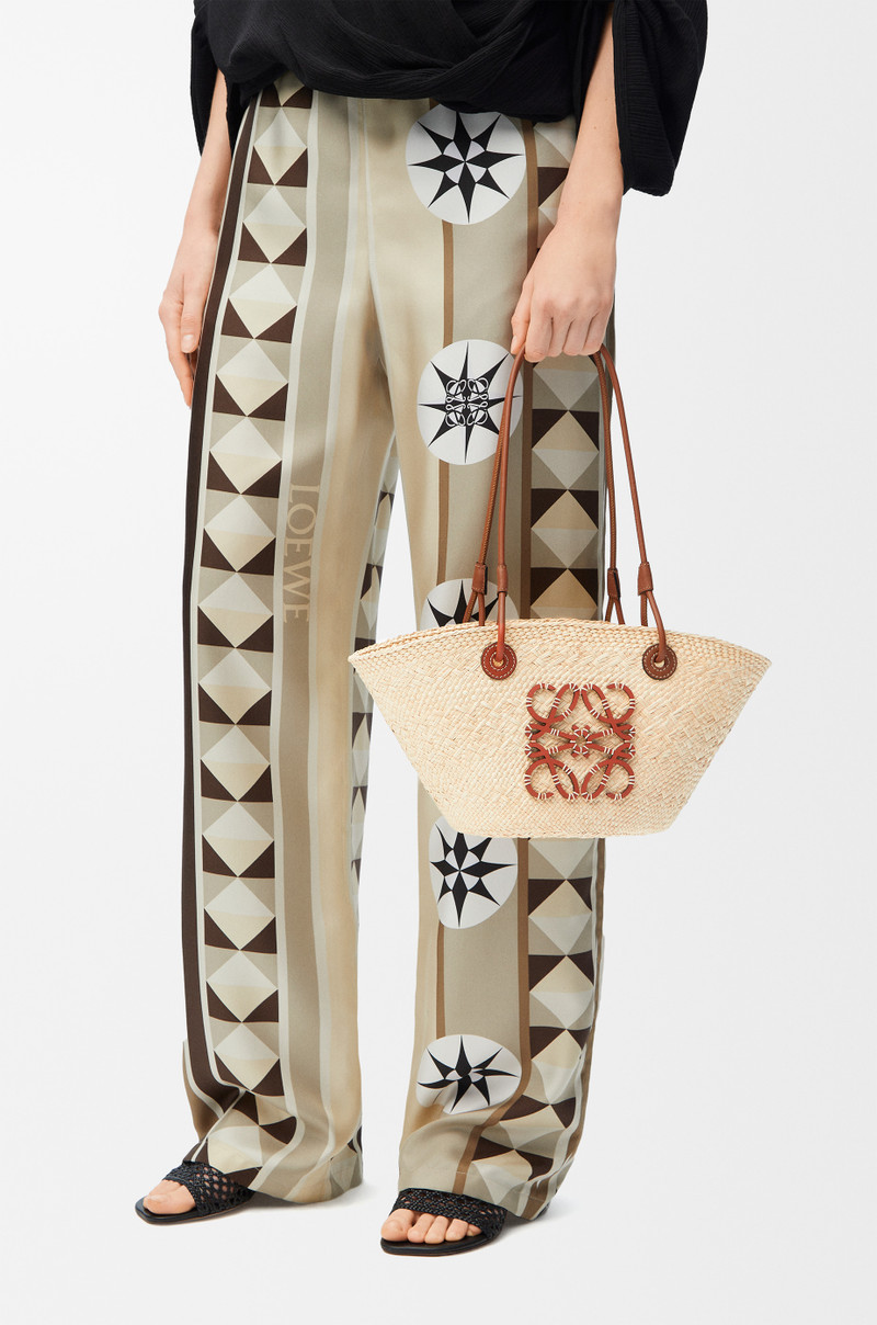 Loewe Small Anagram Basket bag in iraca palm and calfskin outlook
