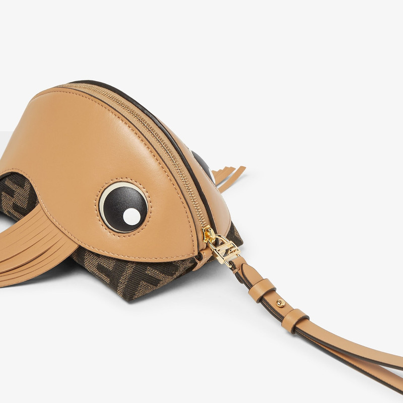 Fish-shaped Toiletry Case 5