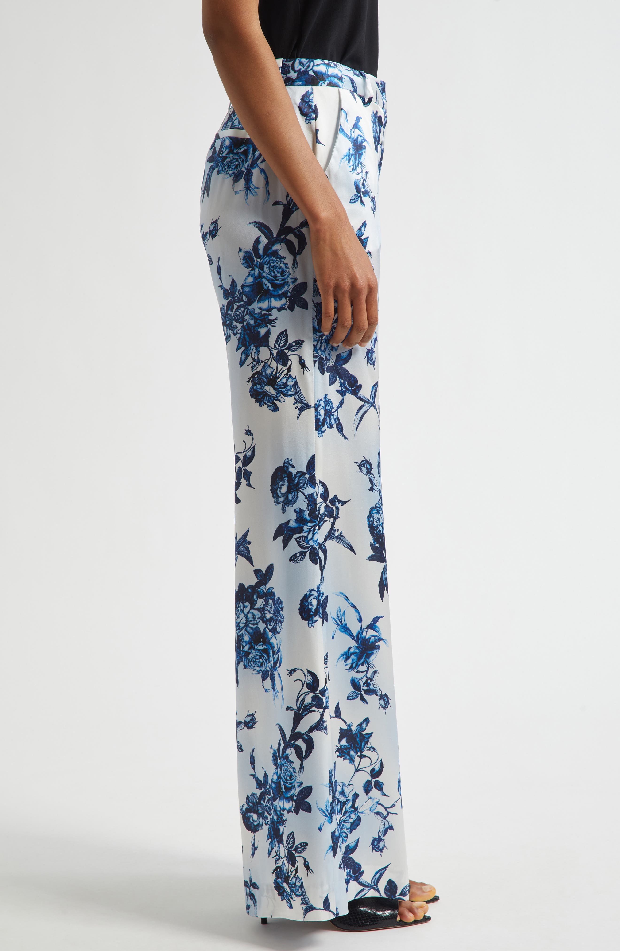 L'AGENCE Pilar Rose Print Wide Leg Silk Pants in White/Blue Painterly Floral at Nordstrom - 3