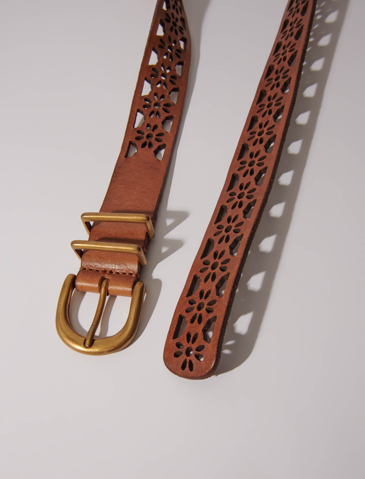 Leather belt with flower detail - 6