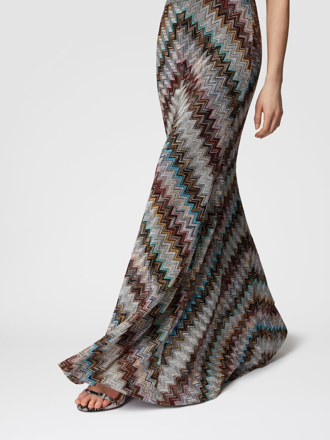 Long flared skirt with lamé slub zigzag motif - 5