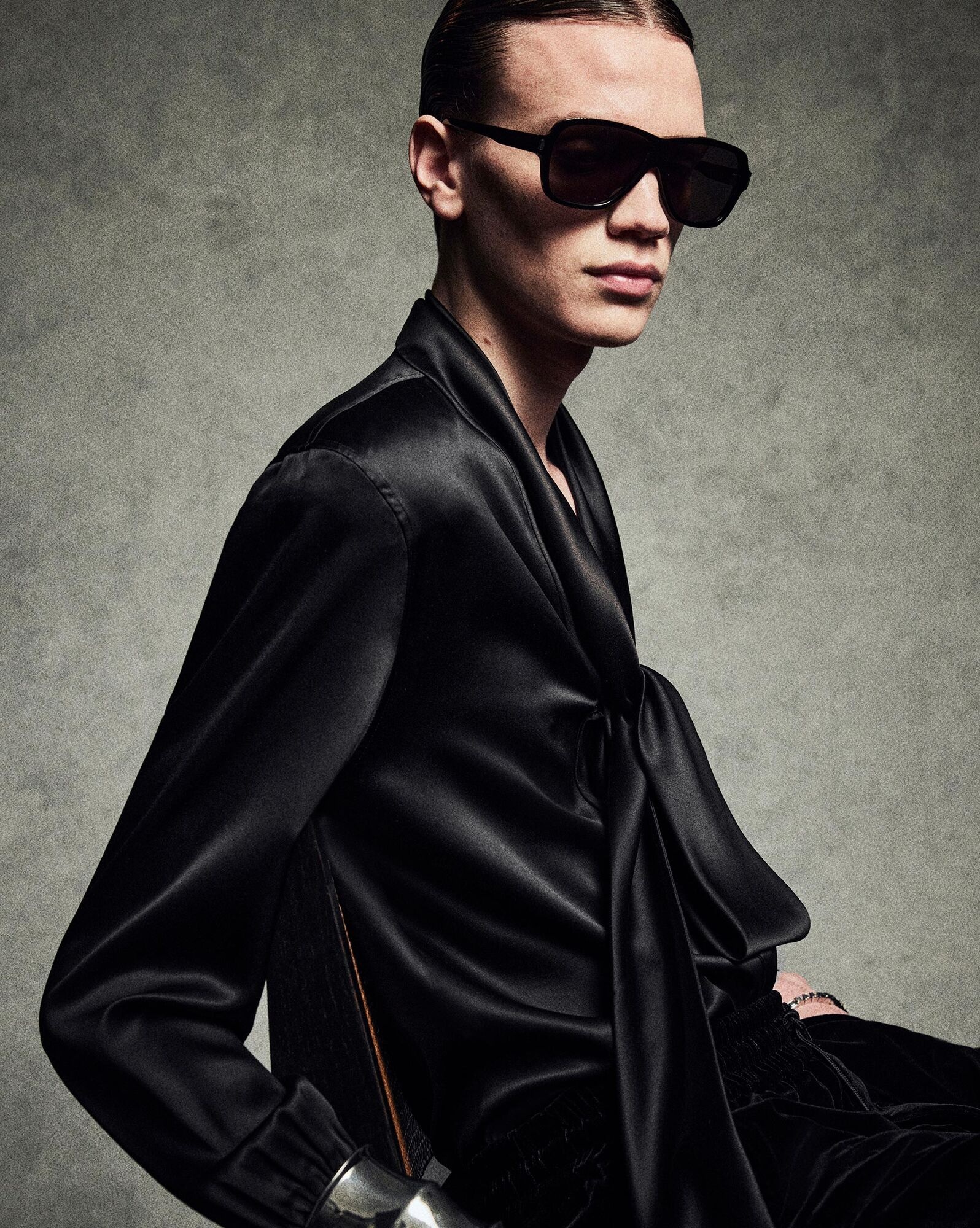 lavallière-neck shirt in silk satin - 2