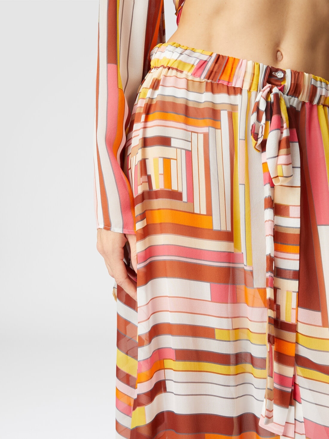 Long covered up skirt in printed silk with front closure - 5