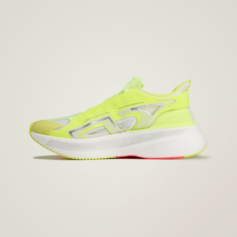 adidas stella McCartney Ultraboost 5 신발에 의해 adidas outlook
