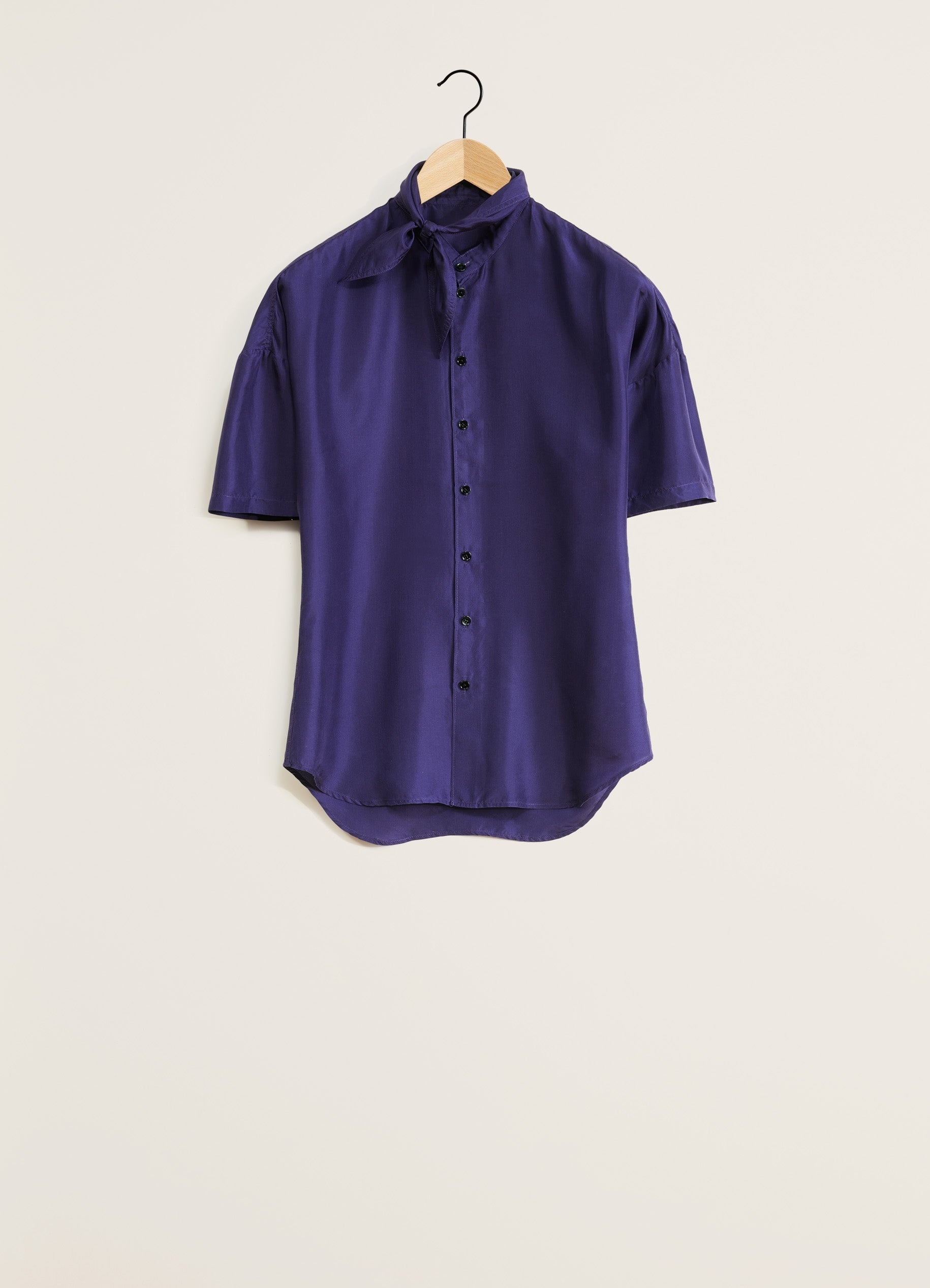 SHORT SLEEVE FITTED SHIRT WITH SCARF - 1