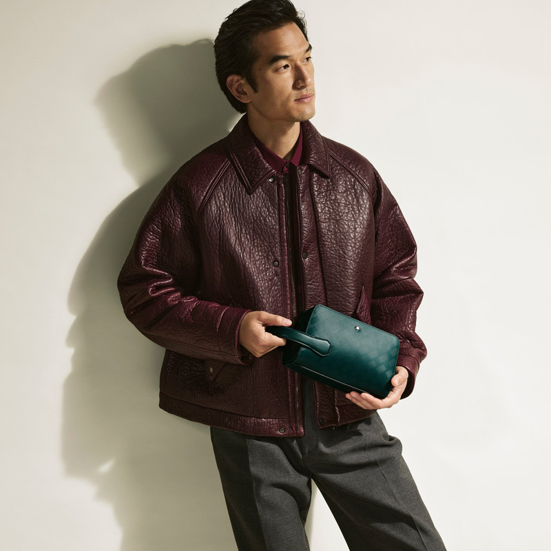 Montblanc Extreme 3.0 Wash bag outlook