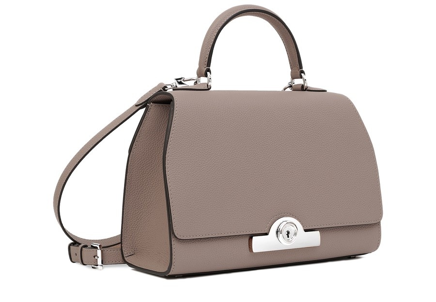 MOYNAT - A timeless silhouette. The Flori in Tourterelle