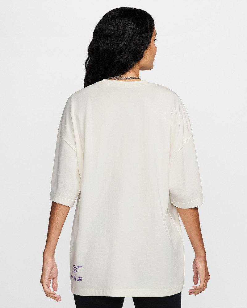 Nike Nike Sportswear Women's Oversized Short-Sleeve T-Shirt outlook