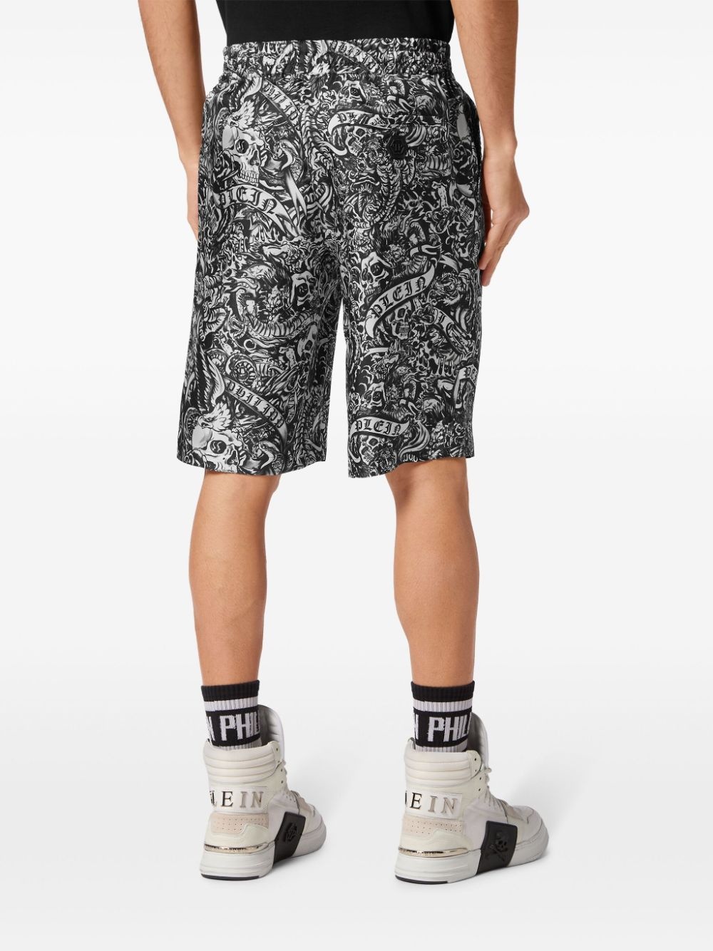 tattoo-print silk shorts - 4