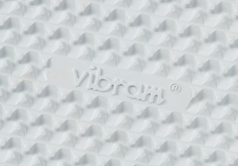 PALACE REEBOK VICTORY G WHITE 11