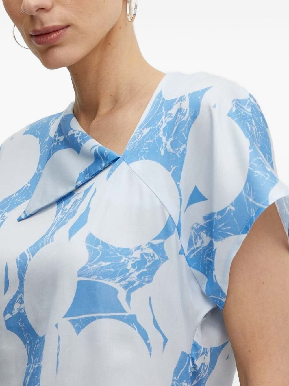 abstract-print short-sleeved blouse - 4