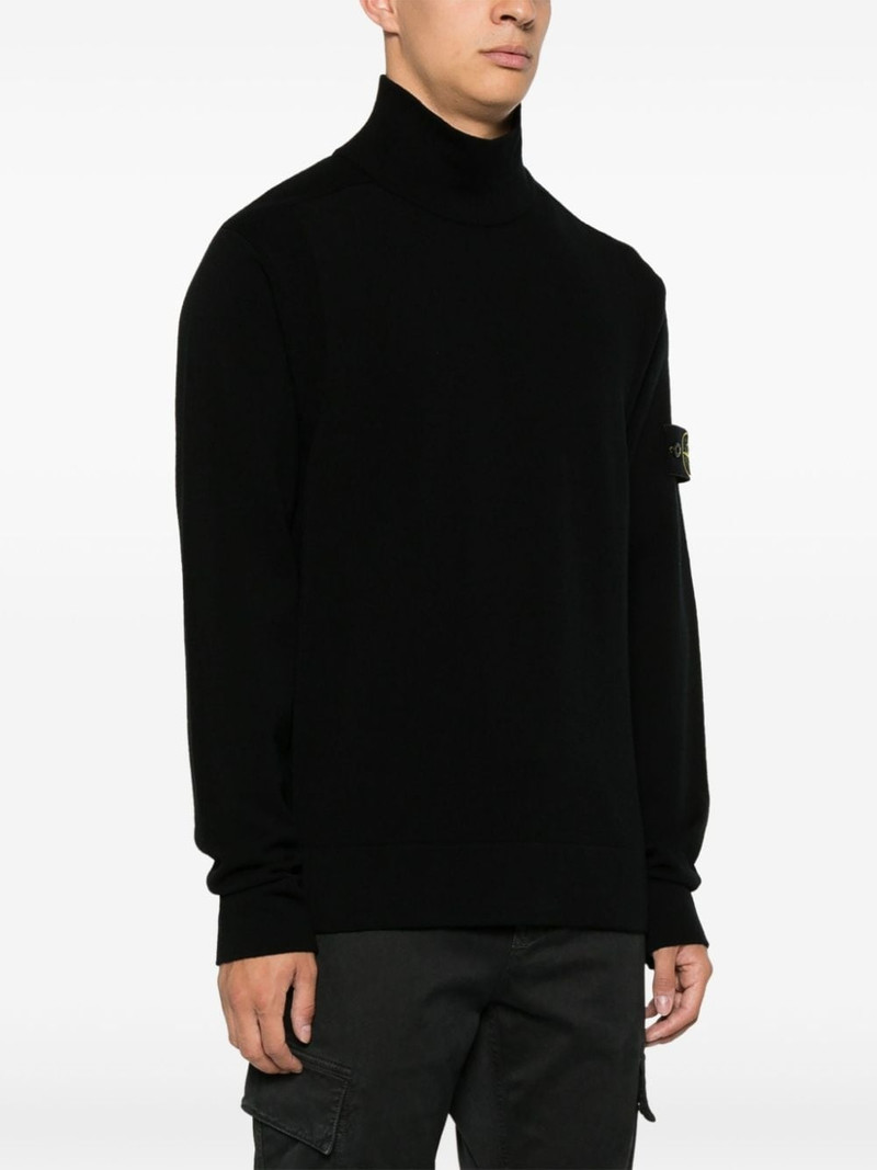 Compass-badge sweater 3
