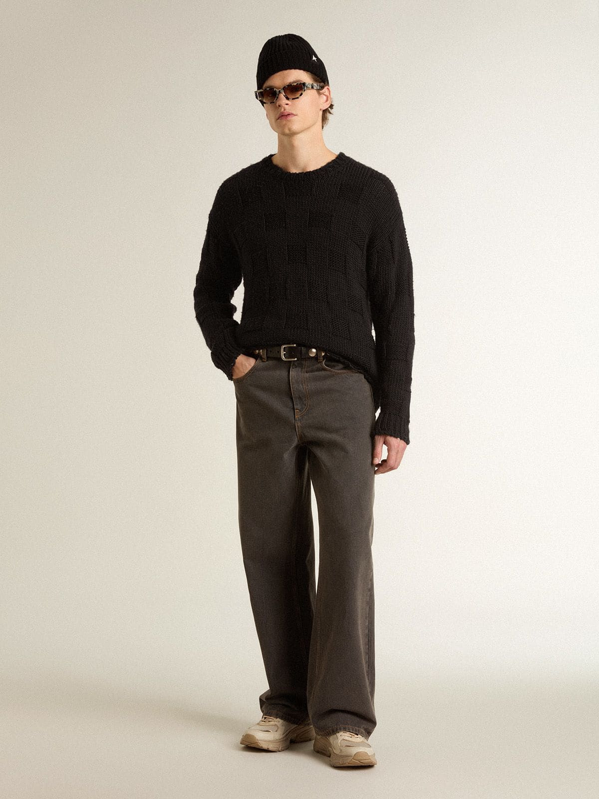 Men's black wool sweater with a distressed effect - 3