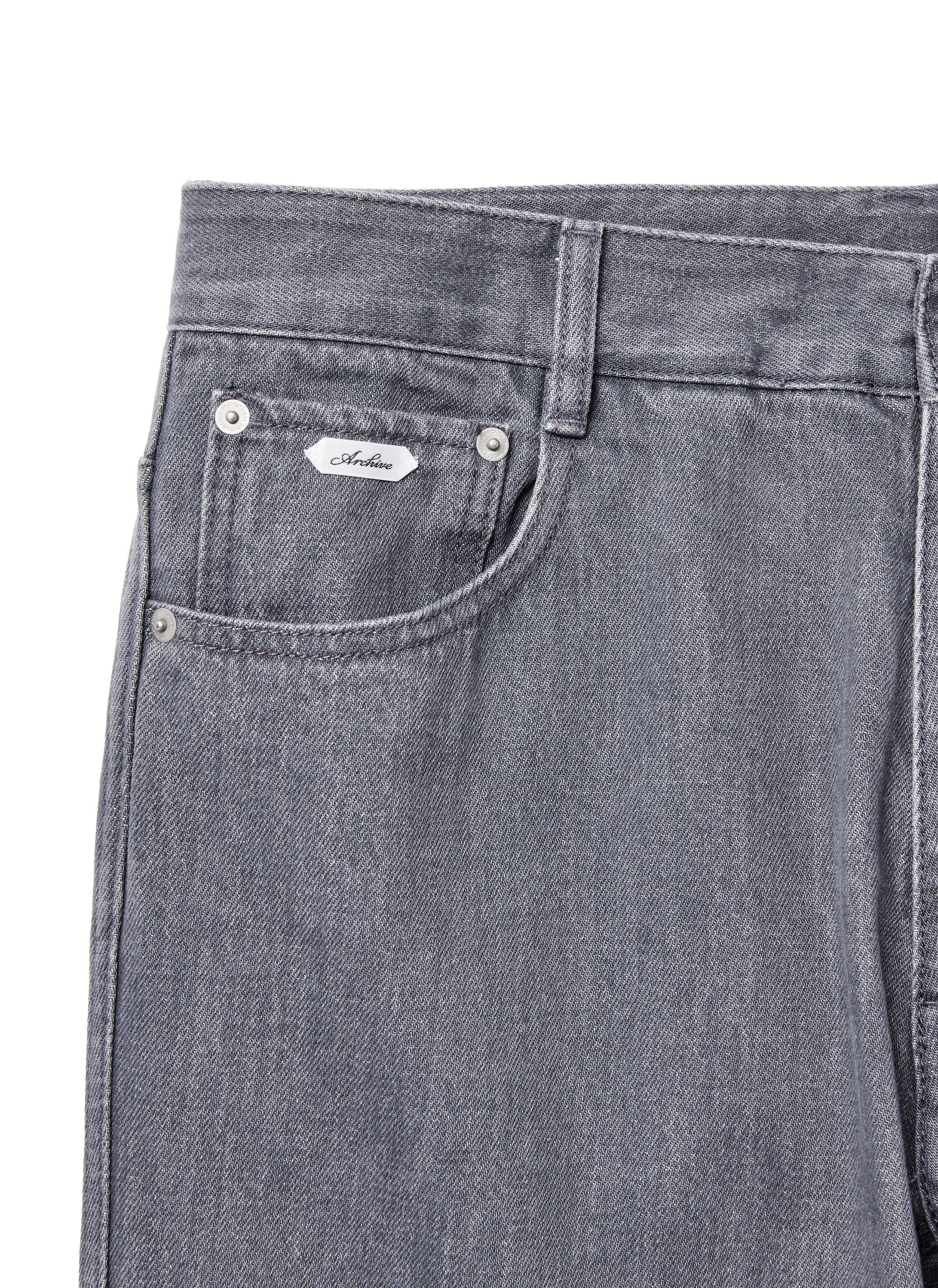 CURVED JEANS
( - 6