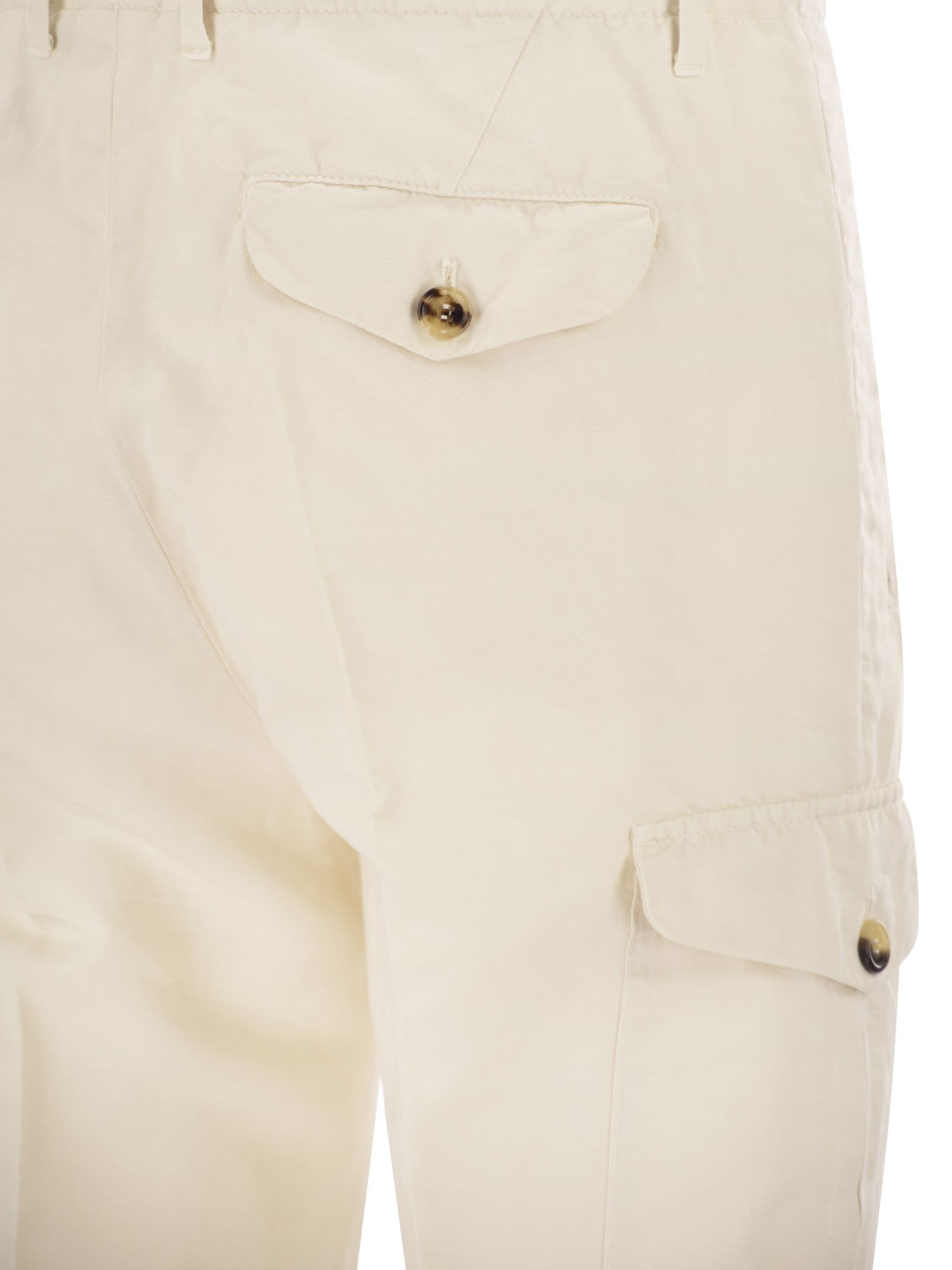 Brunello Cucinelli Men Linen And Cotton Trousers With Cargo Pockets And Zip At The Bottom - 4