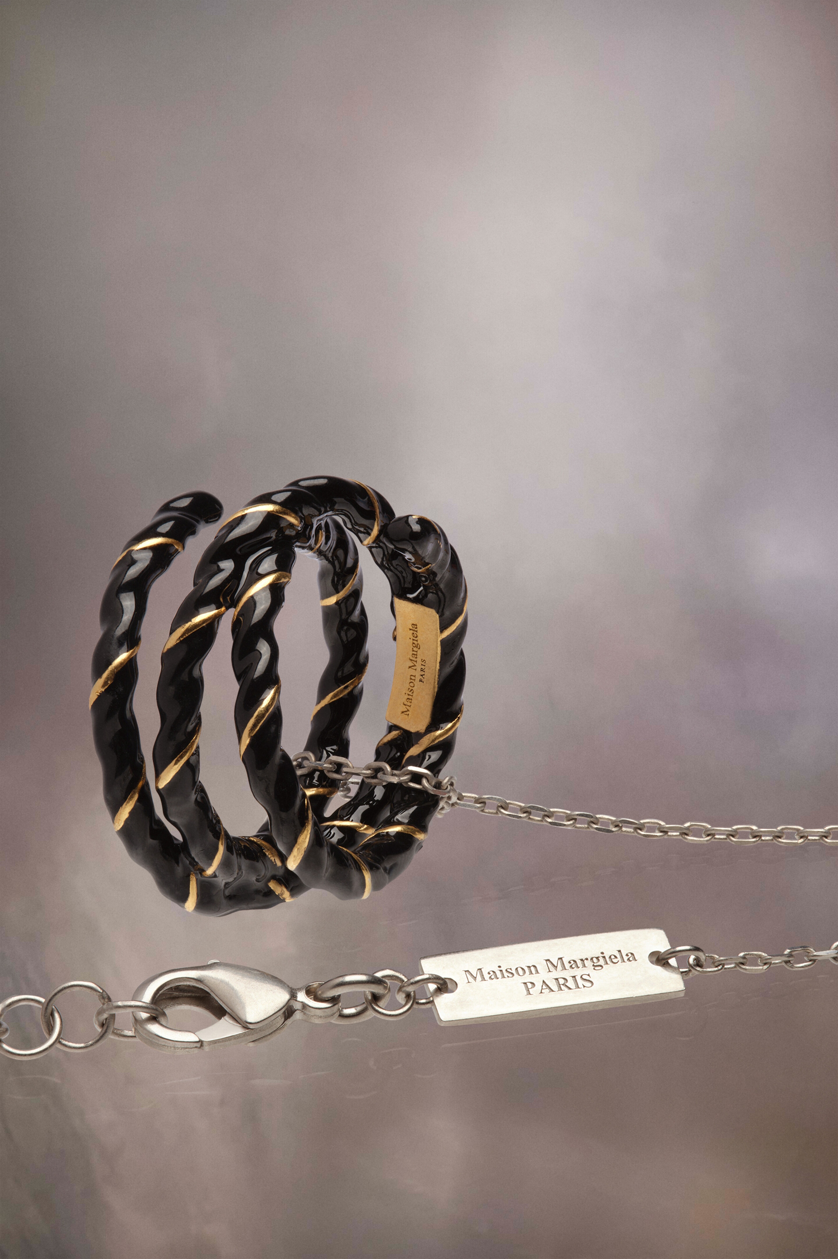 Laces necklace - 2