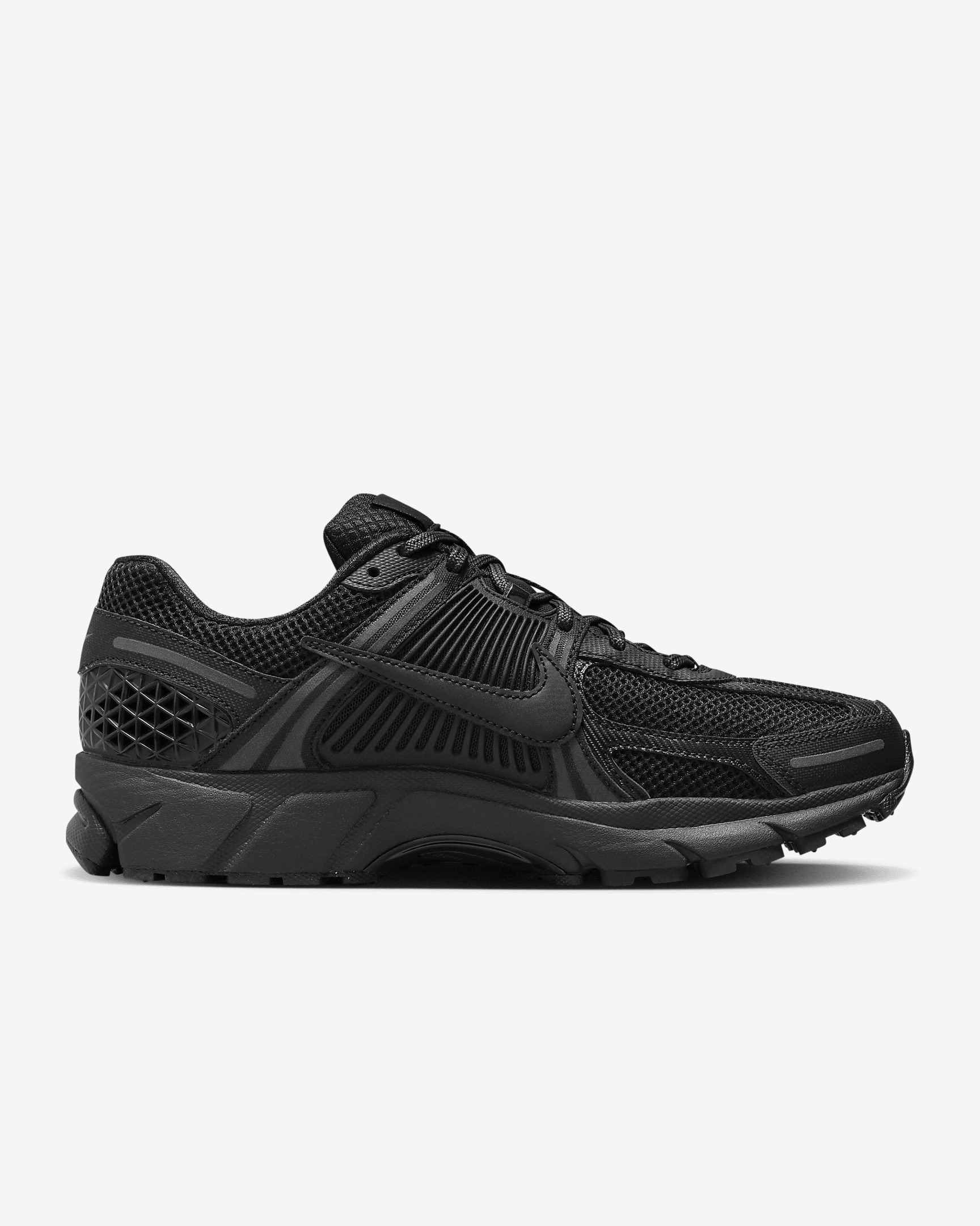 Nike Men's Zoom Vomero 5 Shoes - 3