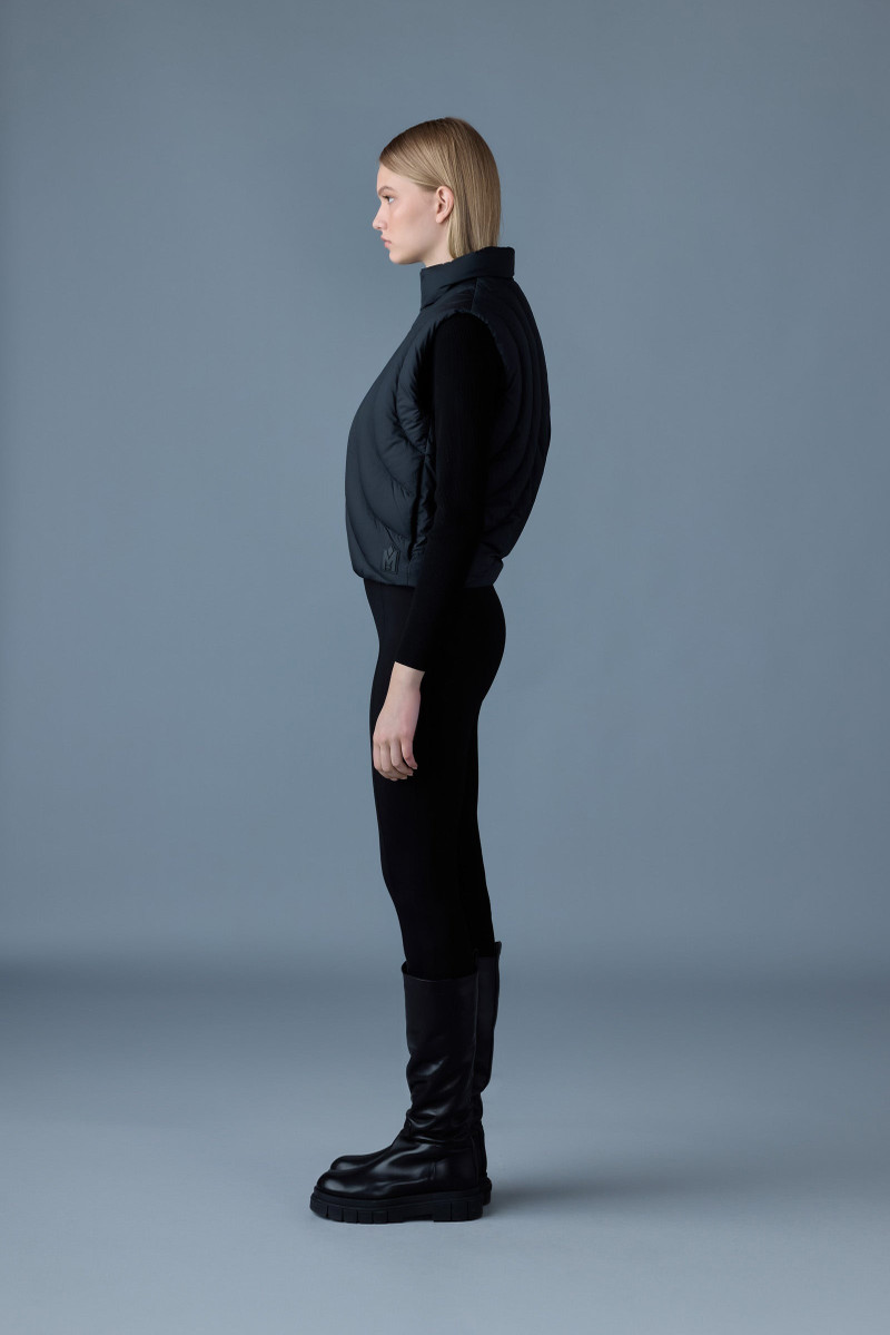 ADANA Softwash rounded quilt down vest 3